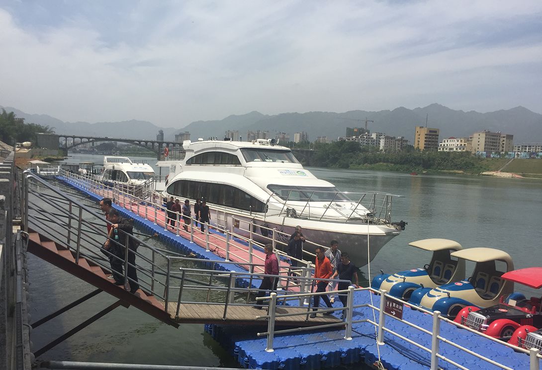 QihuaGuangxi Zhaoping Floating Wharf