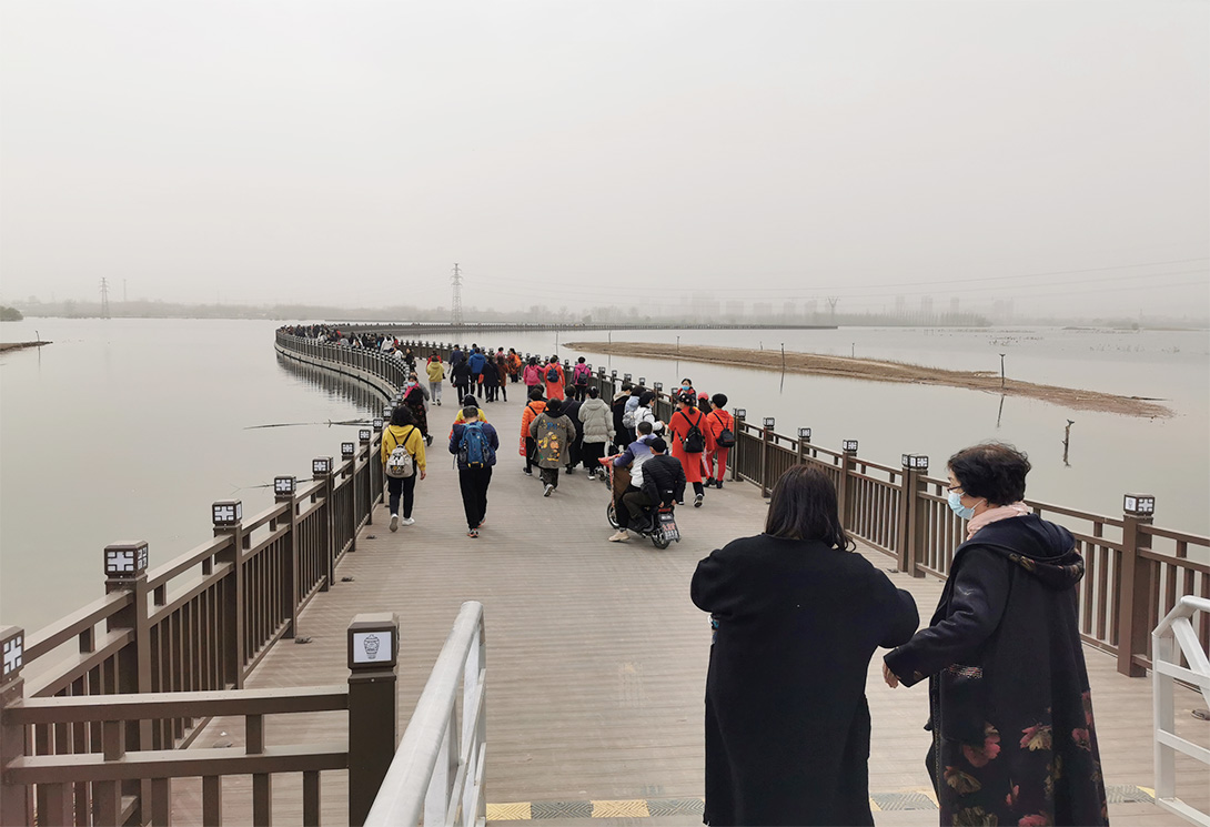 国内首座采煤塌陷区1.5公里大型车行文化浮桥
