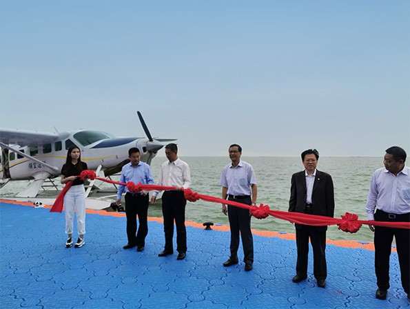 国内首个海上漂浮机场诞生——上海旗华于中...
