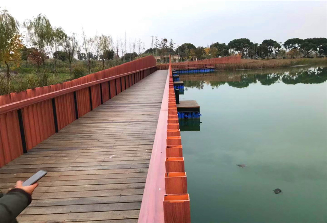 苏州阳澄湖仙蟹楼高档浮桥