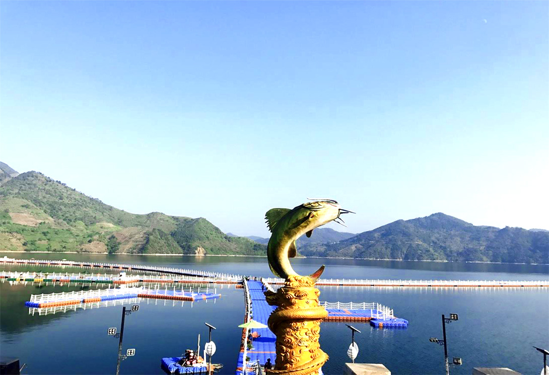 贵州罗甸水上大型漂浮乐园