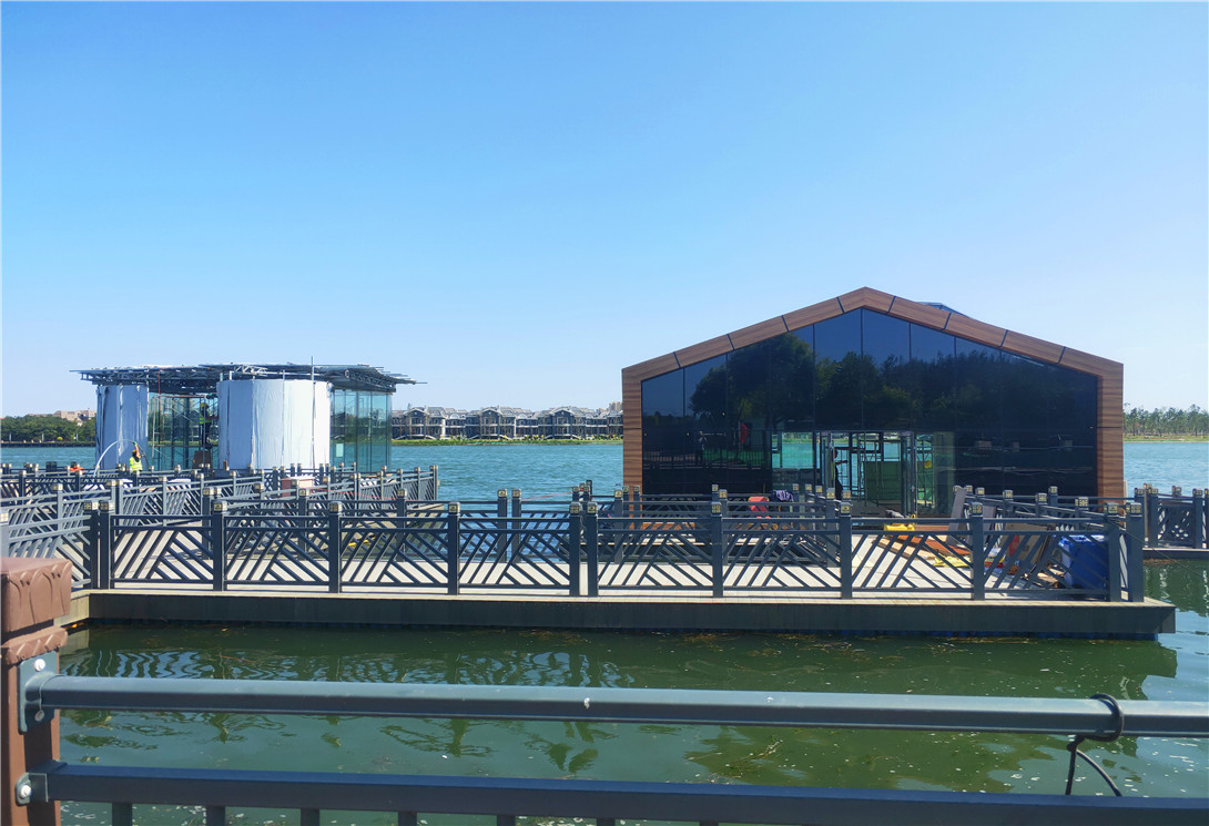 河北石家庄滹沱河景区高档水上漂浮餐厅