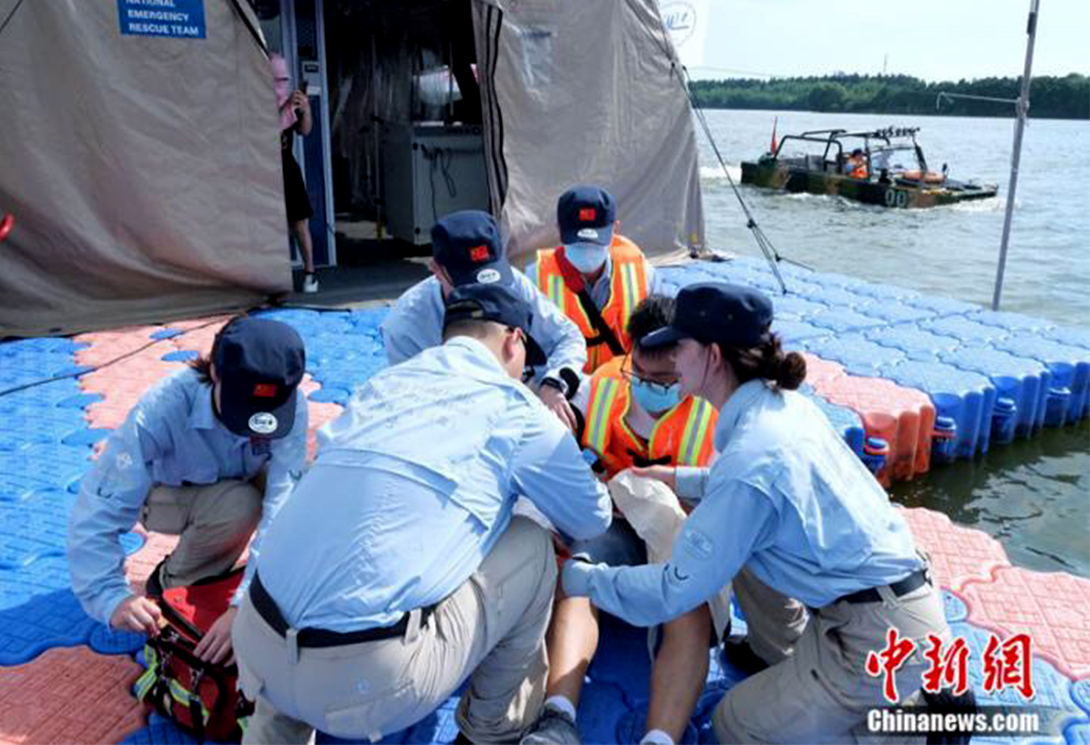 上海旗华联合东方医院共同研发“水上移动医院”