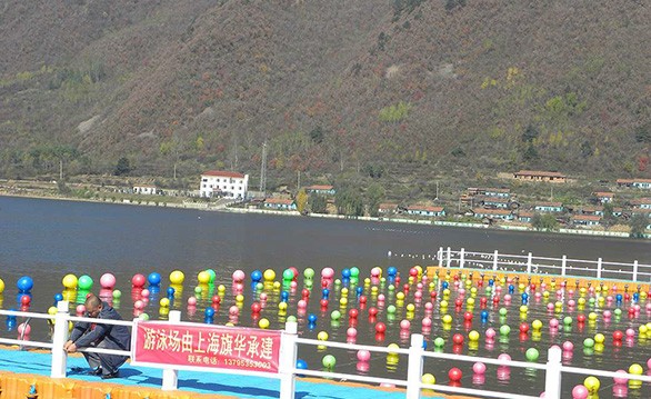 游泳池赛道