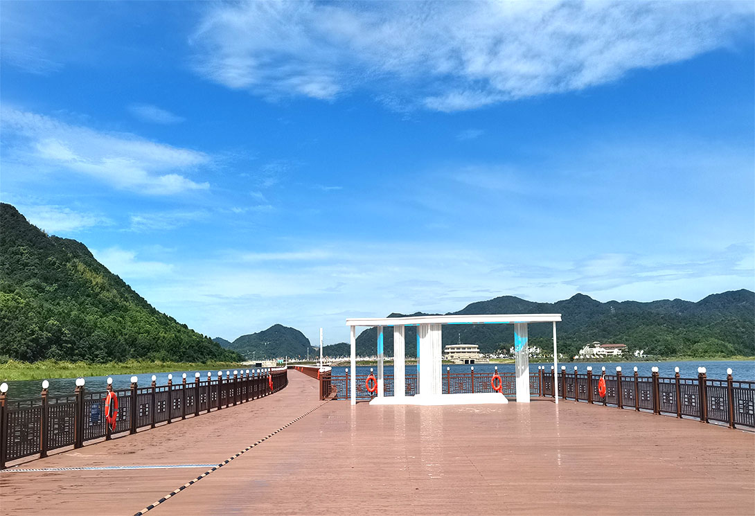宁波海上2703.51米新一代行浸式车行景观浮桥