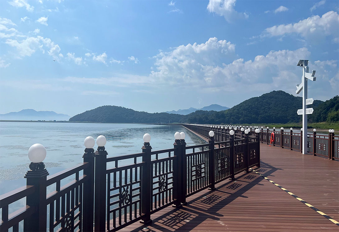 宁波海上2703.51米新一代行浸式车行景观浮桥