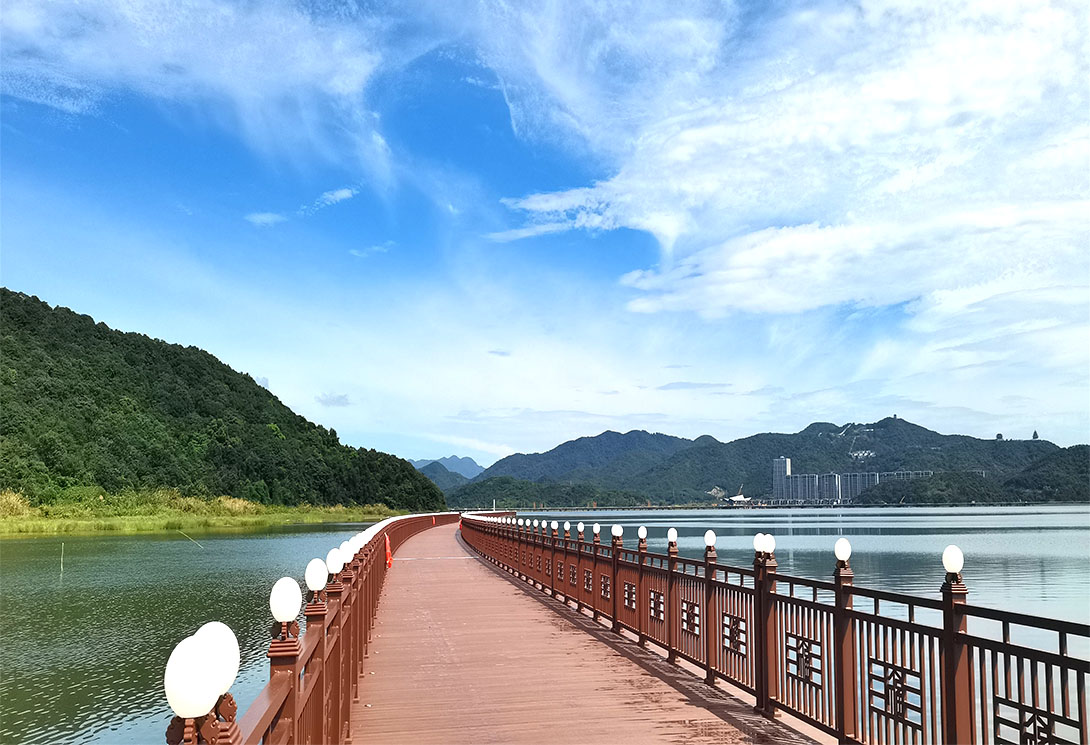 宁波海上2703.51米新一代行浸式车行景观浮桥