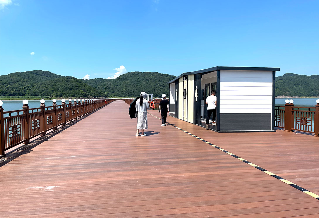 宁波海上2703.51米新一代行浸式车行景观浮桥