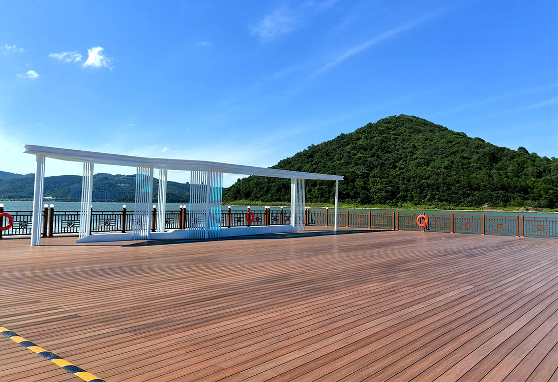 宁波海上2703.51米新一代行浸式车行景观浮桥