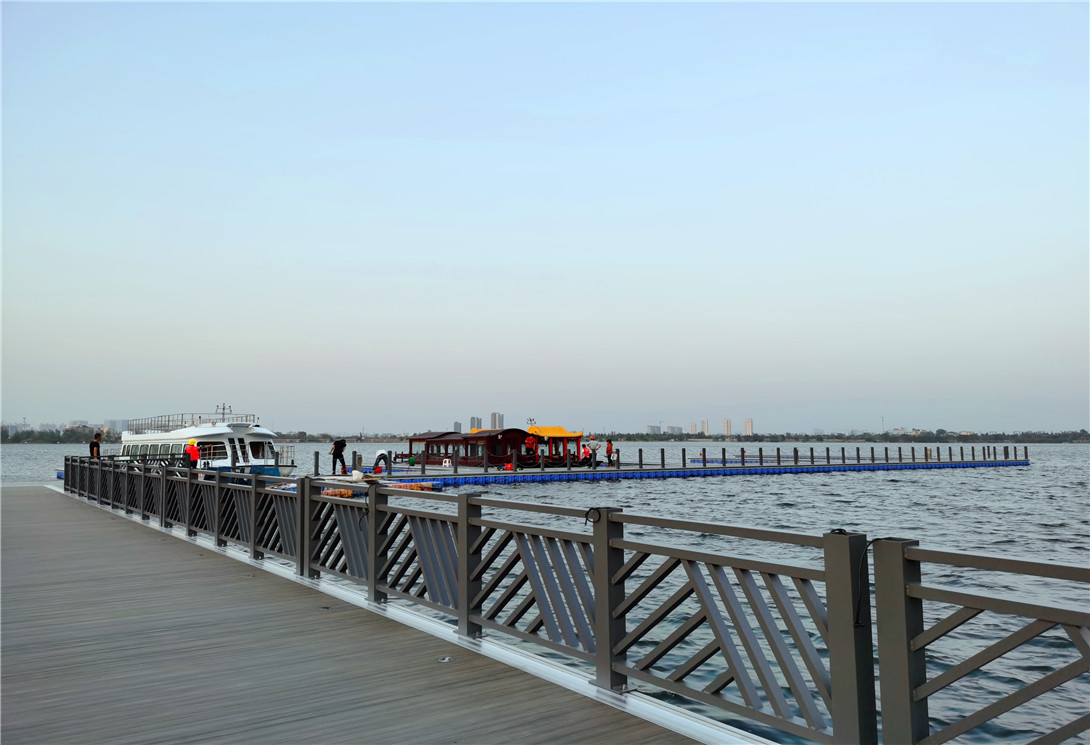 河北石家庄滹沱河大型高档观光游艇码头