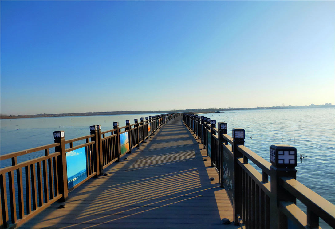 河北磁县采煤塌陷区文化创意浮桥