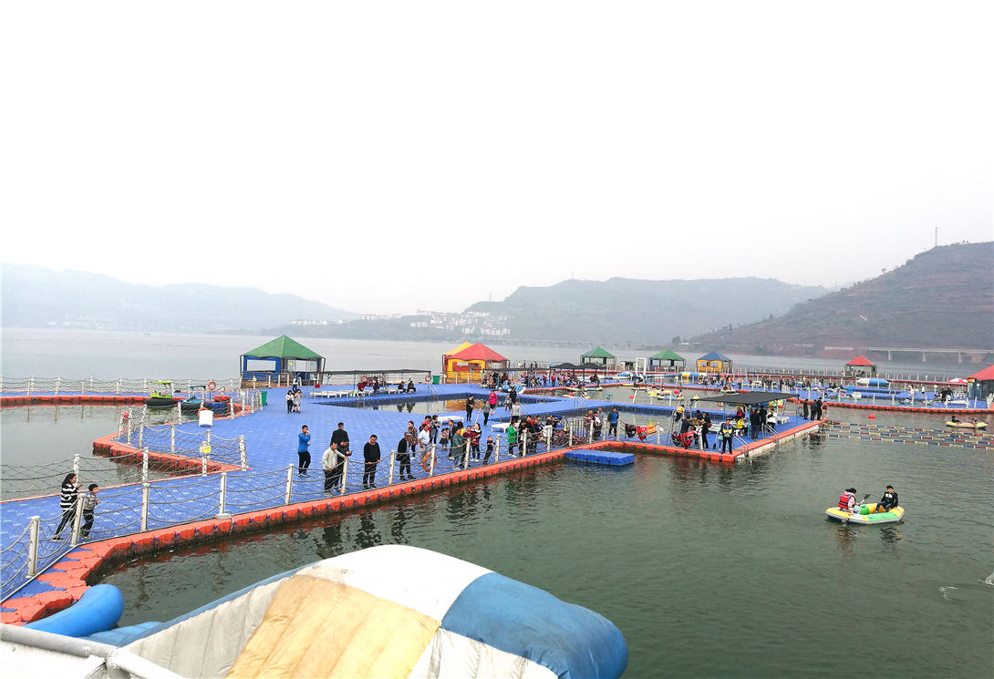 旗华- 云南绥江县金沙江水上漂浮大型综合游乐园-最大水深300米,落差