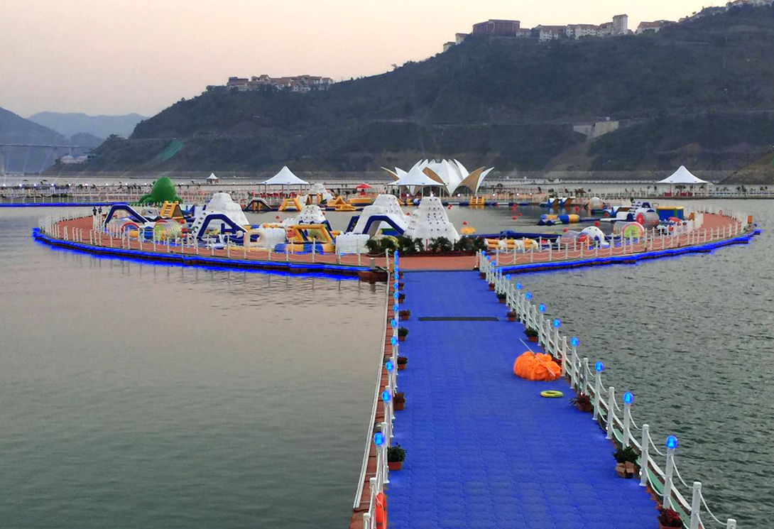 旗华- 贵州罗甸水上大型漂浮演艺舞台(两项吉尼斯世界纪录,水深180米