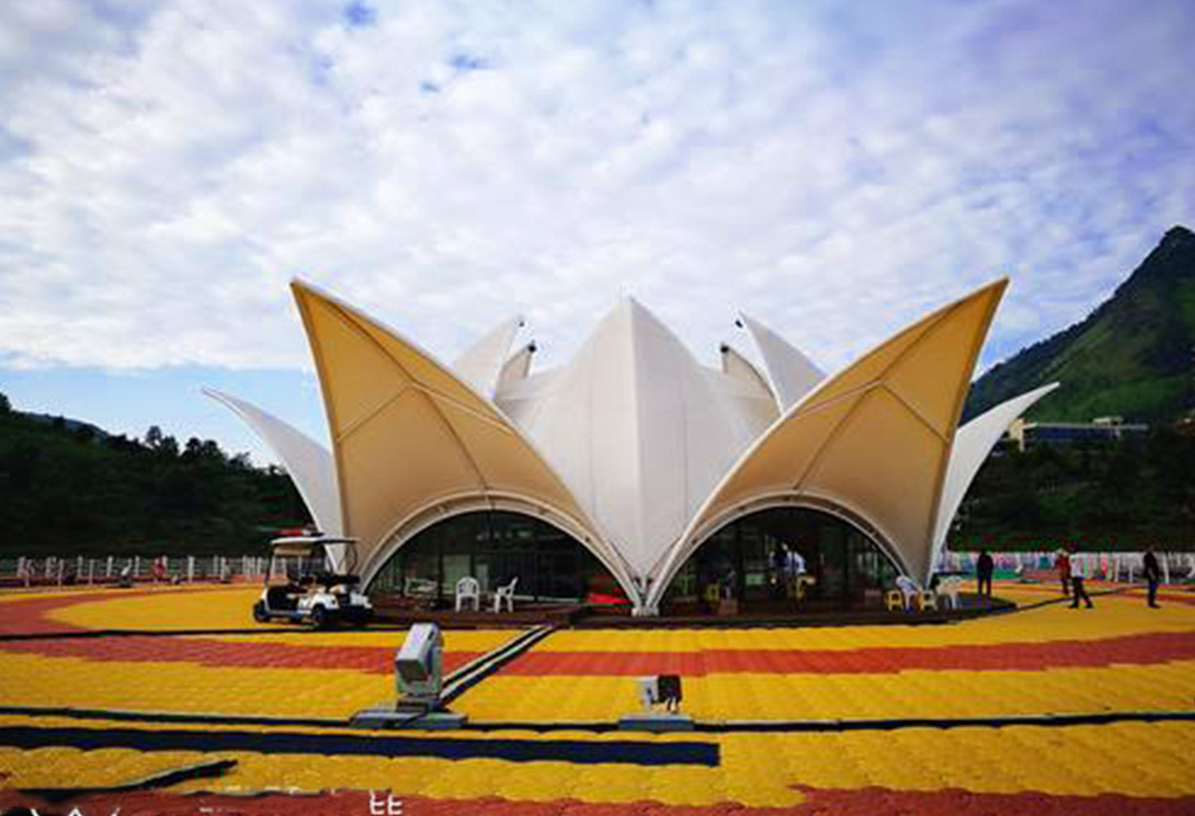 旗华- 贵州罗甸水上大型漂浮乐园(两项吉尼斯世界纪录,水深180米落差