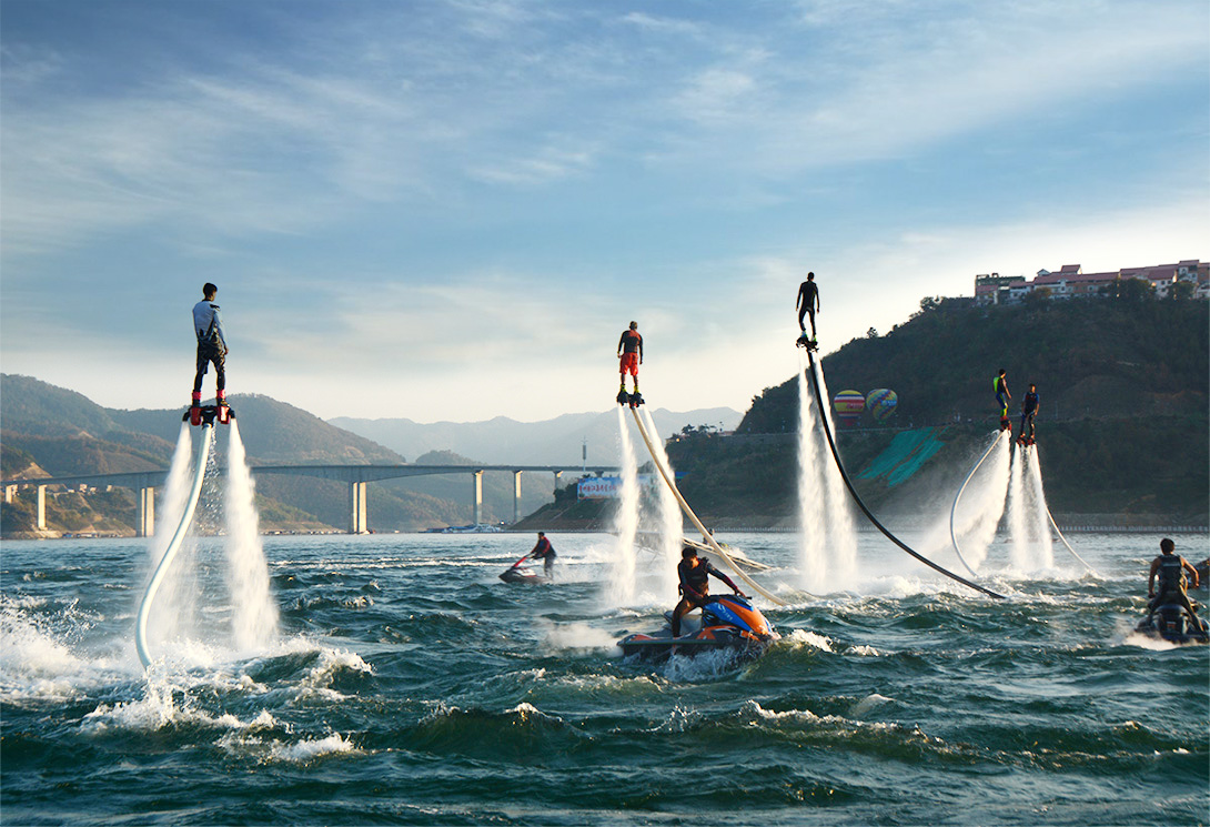 旗华-贵州罗甸水上大型漂浮乐园(两项吉尼斯世界纪录,水深180米落差45