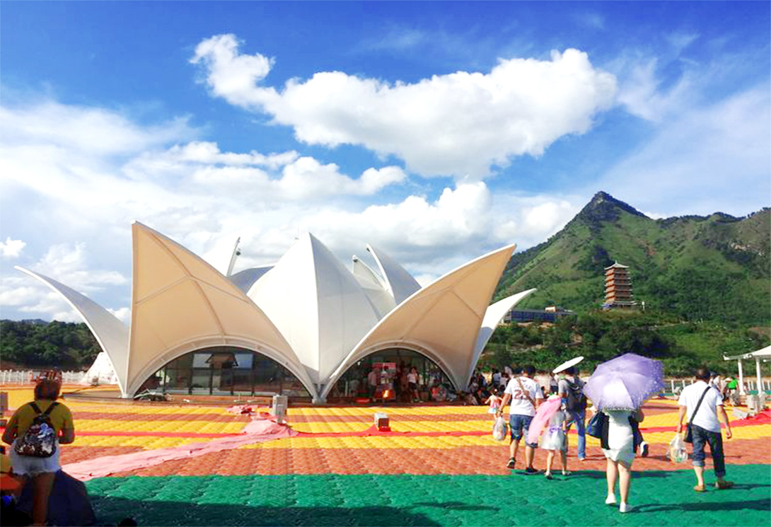 旗华- 贵州罗甸水上大型漂浮乐园(两项吉尼斯世界纪录,水深180米落差