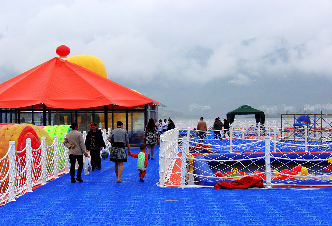 旗华-云南绥江县金沙江水上漂浮大型综合游乐园-最大水深300米,落差15