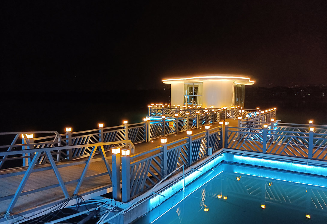 旗华-河北石家庄滹沱河景区高档水上漂浮餐厅