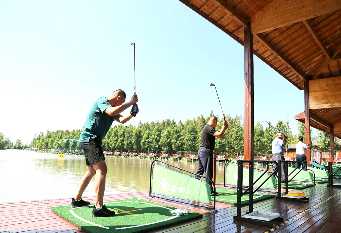 项目名称:                      水上高尔夫    项目地点